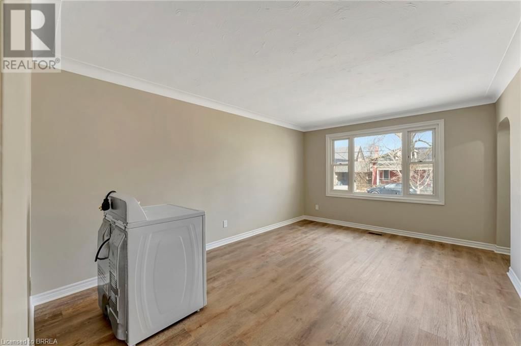 190 GRAND RIVER AVENUE Image 6