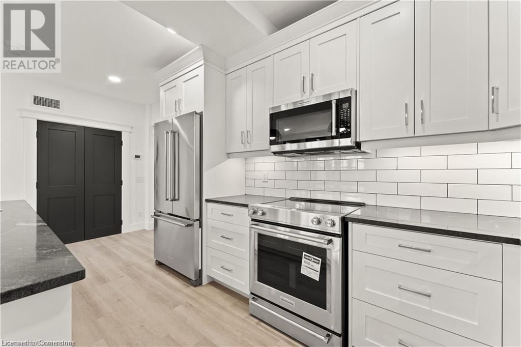 104 - 247 BROCK STREET Image 22