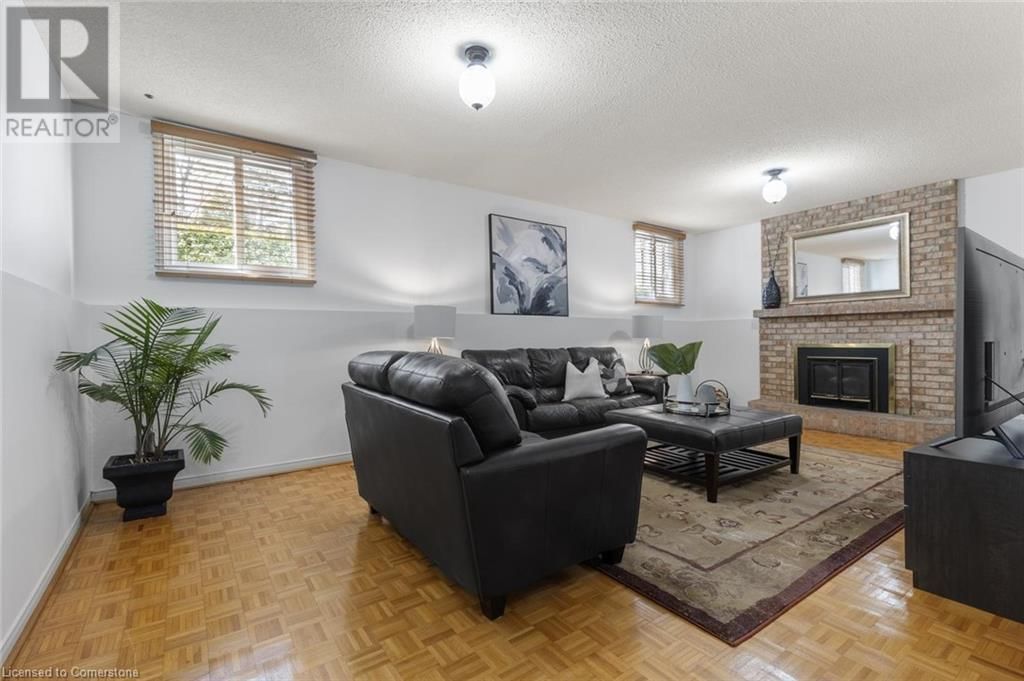 4043 TRAPPER CRESCENT Image 24