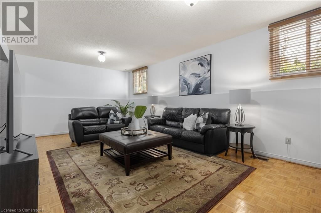 4043 TRAPPER CRESCENT Image 25
