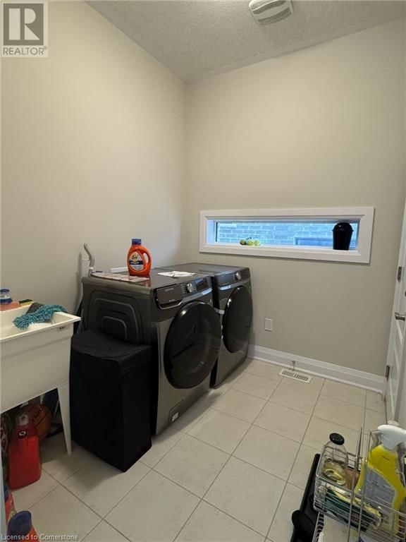 653 BENNINGER DRIVE Image 10