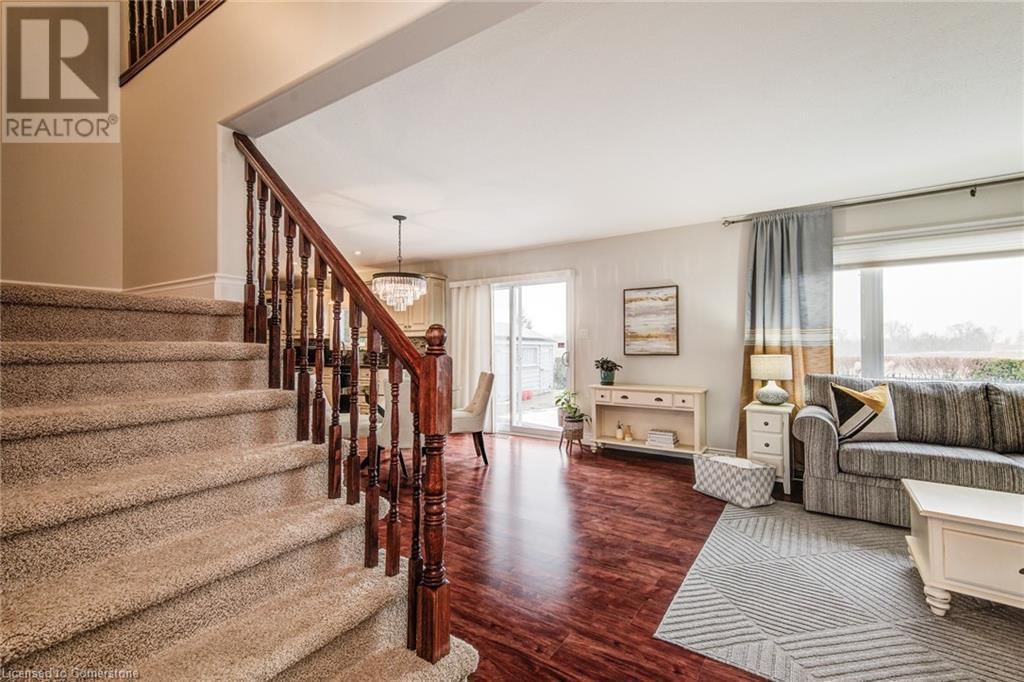 24 APPLEWOOD STREET Image 11
