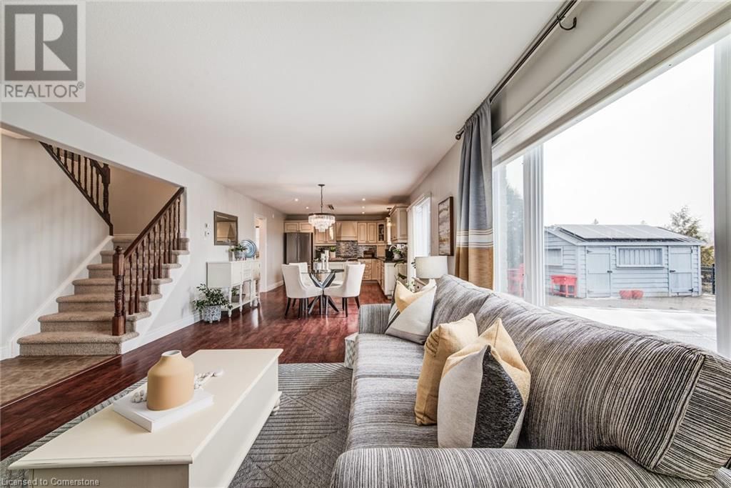 24 APPLEWOOD STREET Image 14
