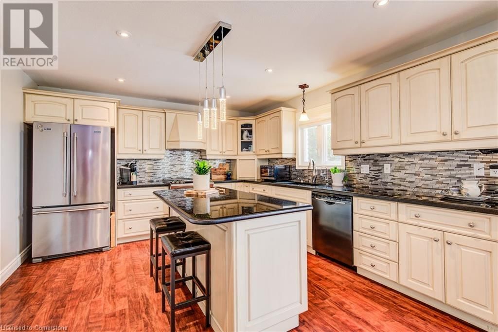 24 APPLEWOOD STREET Image 18