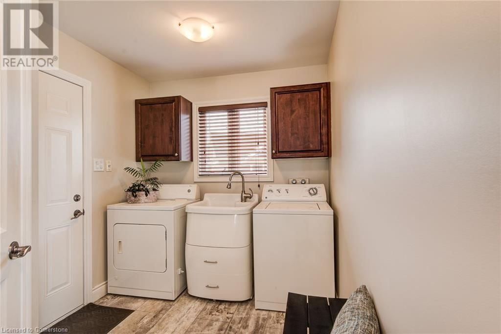 24 APPLEWOOD STREET Image 21