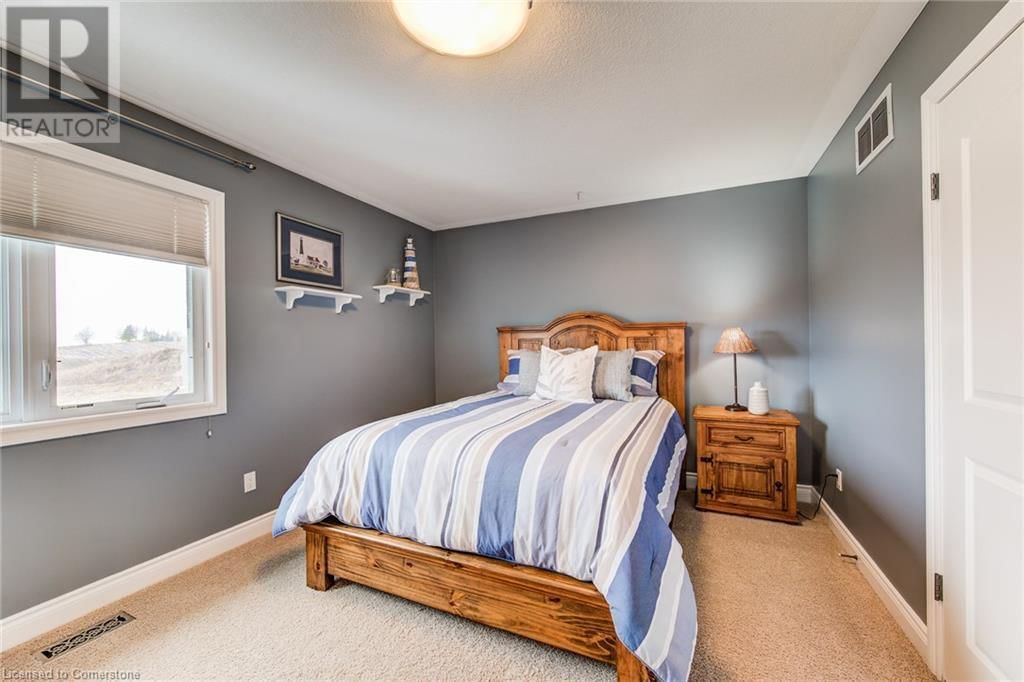 24 APPLEWOOD STREET Image 24