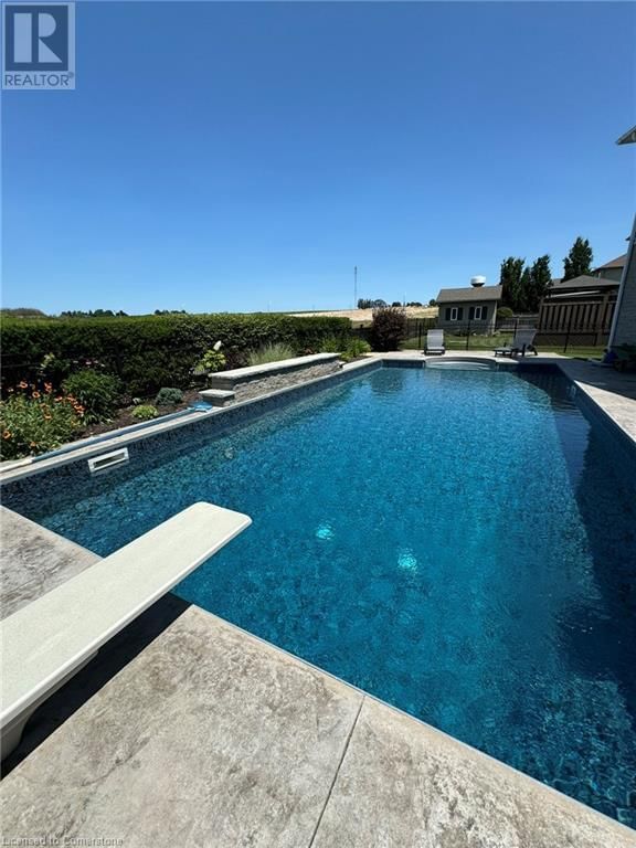 24 APPLEWOOD STREET Image 3