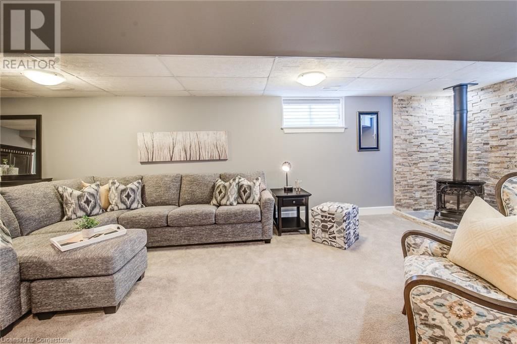 24 APPLEWOOD STREET Image 31