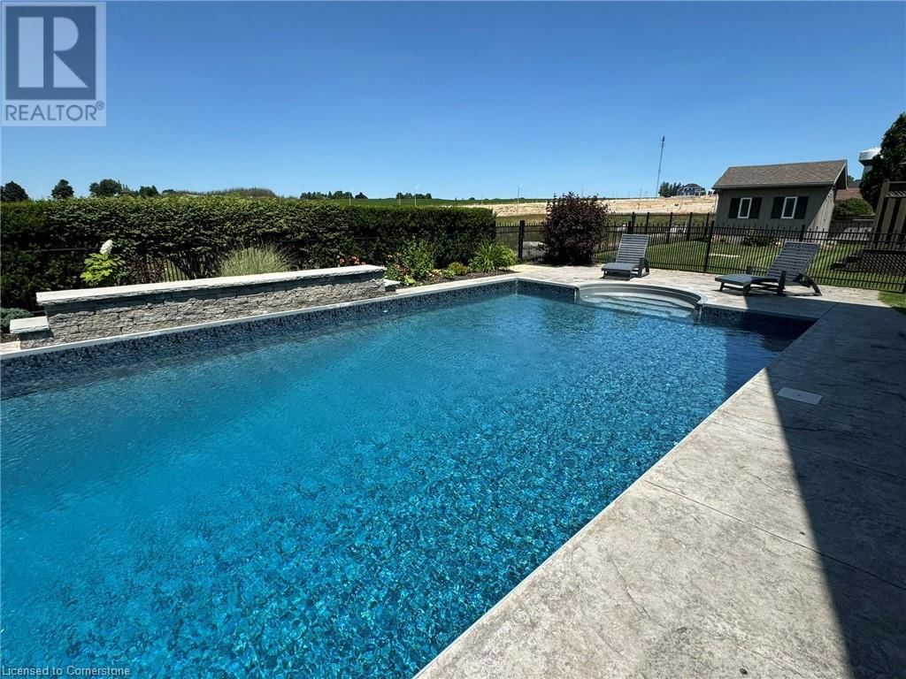 24 APPLEWOOD STREET Image 36