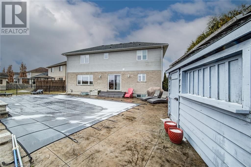 24 APPLEWOOD STREET Image 40
