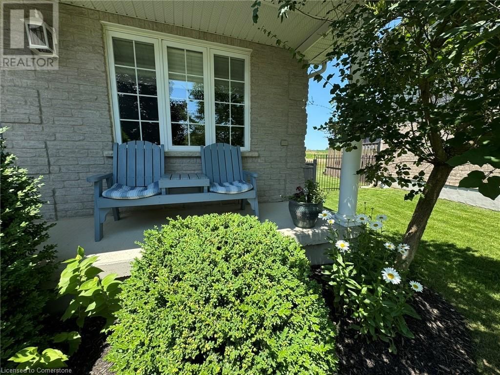24 APPLEWOOD STREET Image 42