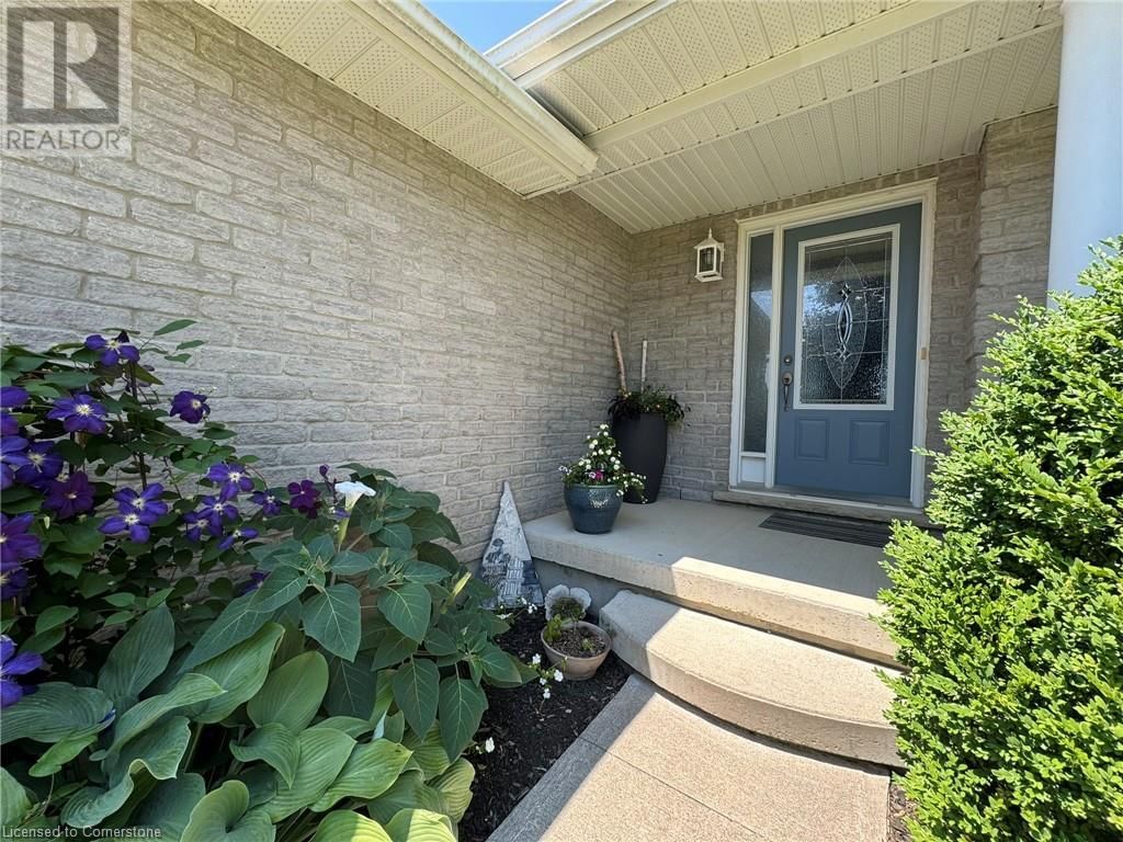 24 APPLEWOOD STREET Image 45