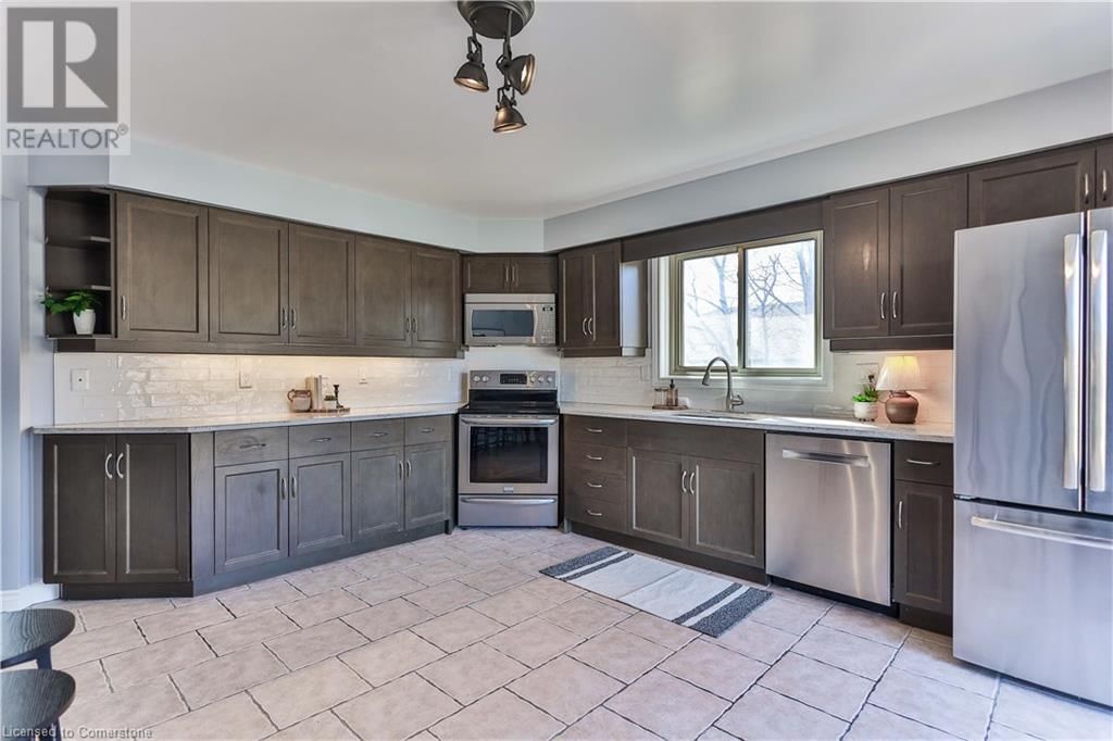 98 THOMAS AVENUE Image 19