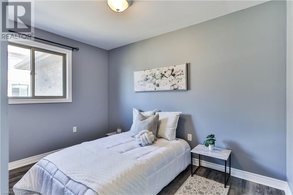98 THOMAS AVENUE Image 25