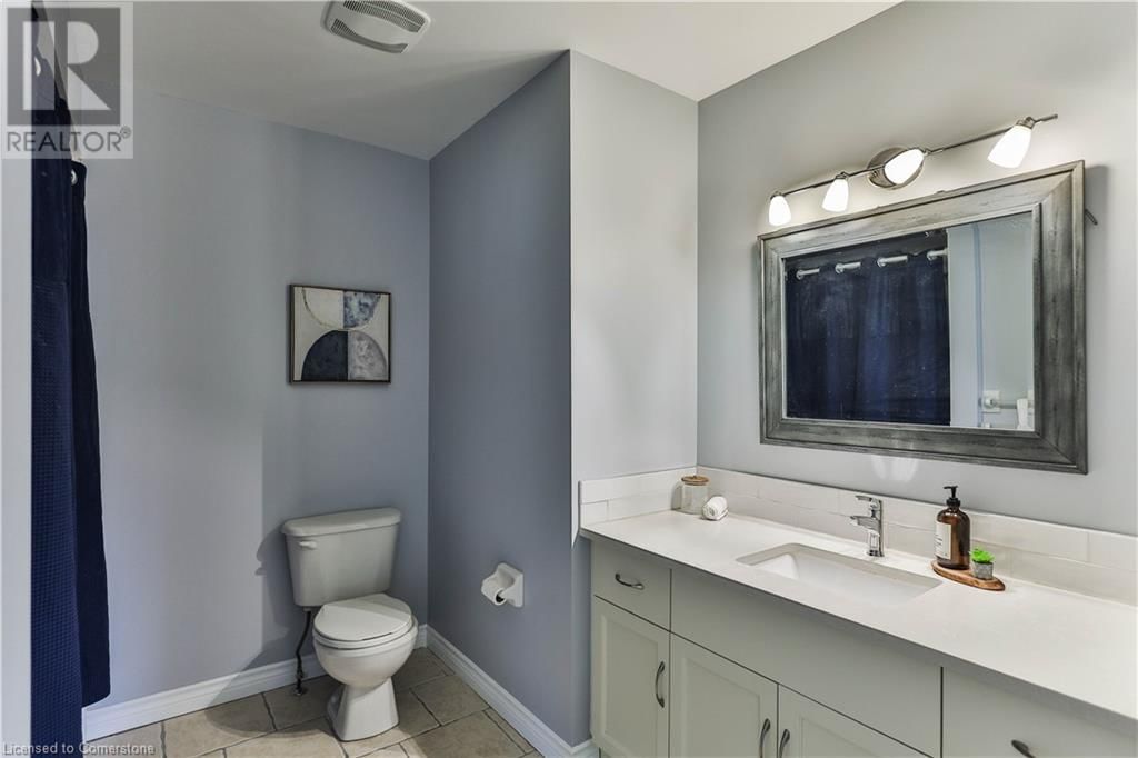 98 THOMAS AVENUE Image 27