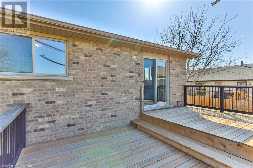 98 THOMAS AVENUE Image 7