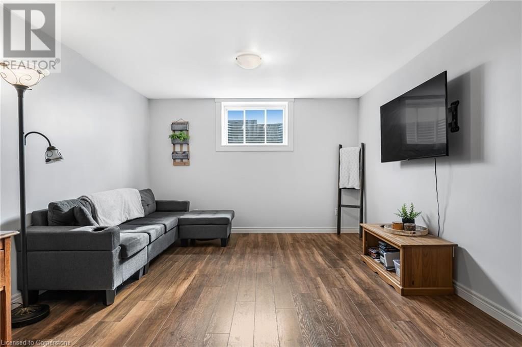 5 SILVERTHORNE COURT Image 33