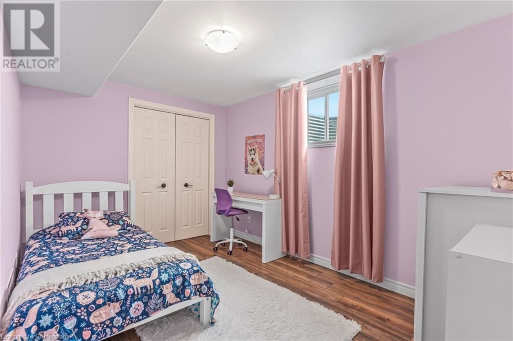 5 SILVERTHORNE COURT Image 36