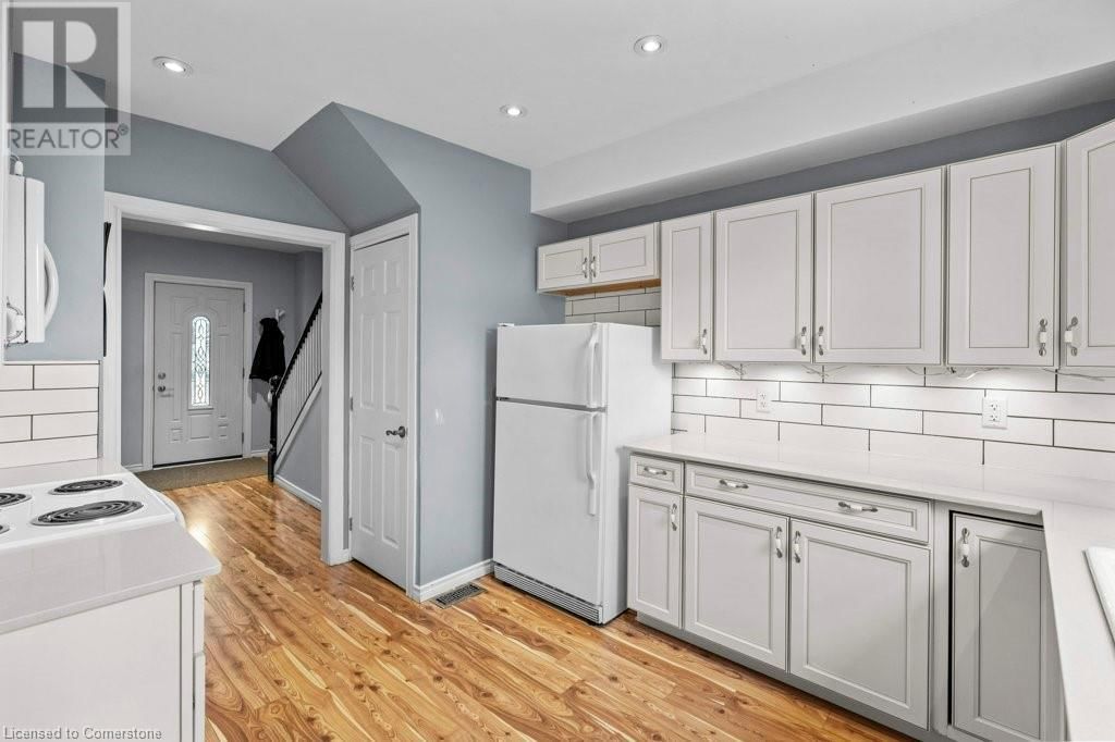 99 ROBINS AVENUE Image 12