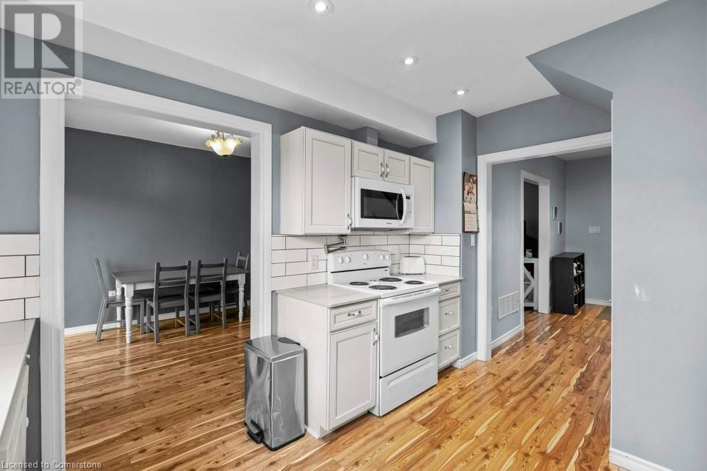 99 ROBINS AVENUE Image 13