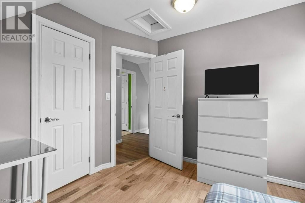 99 ROBINS AVENUE Image 22
