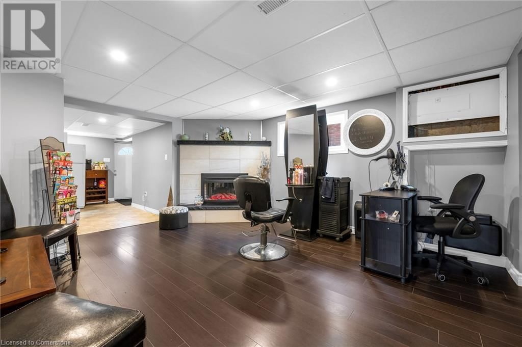 33 ROSEDALE AVENUE Image 22