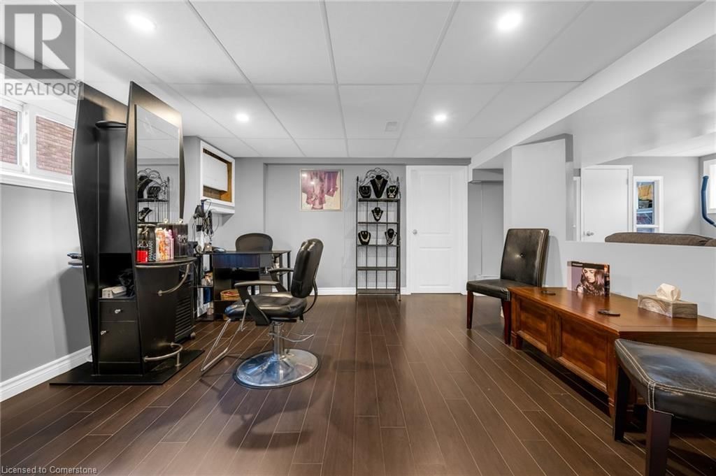 33 ROSEDALE AVENUE Image 23