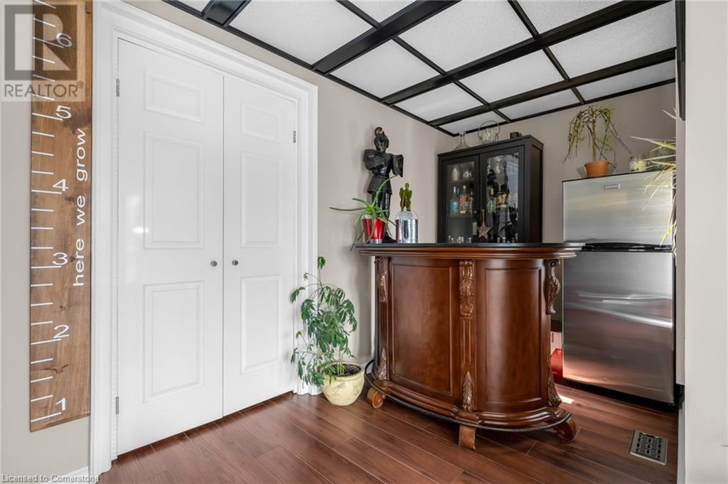 33 ROSEDALE AVENUE Image 6