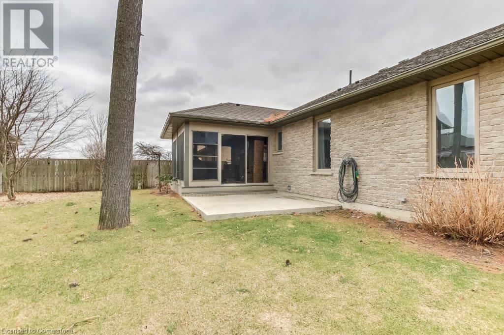 6 WINTERGREEN CRESCENT Image 26