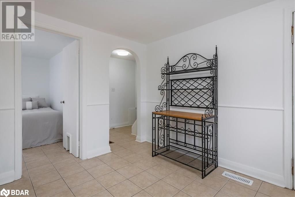 116 HURONIA ROAD Image 10