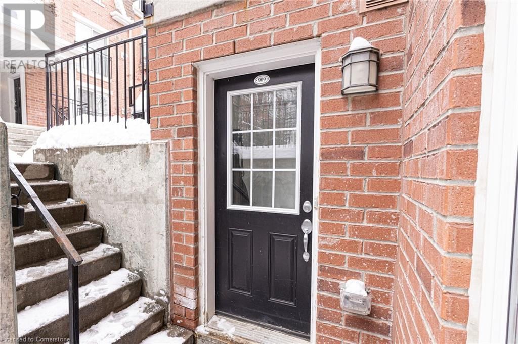 909 - 16 LAIDLAW STREET Image 27