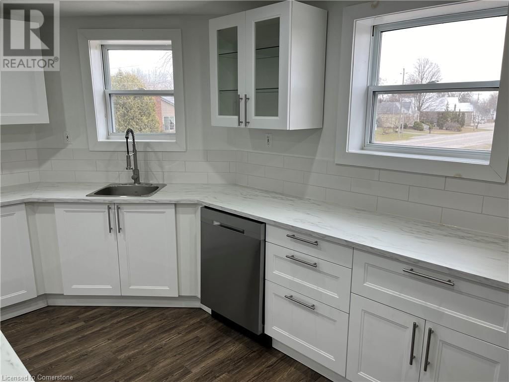 1115 BAY STREET Image 11