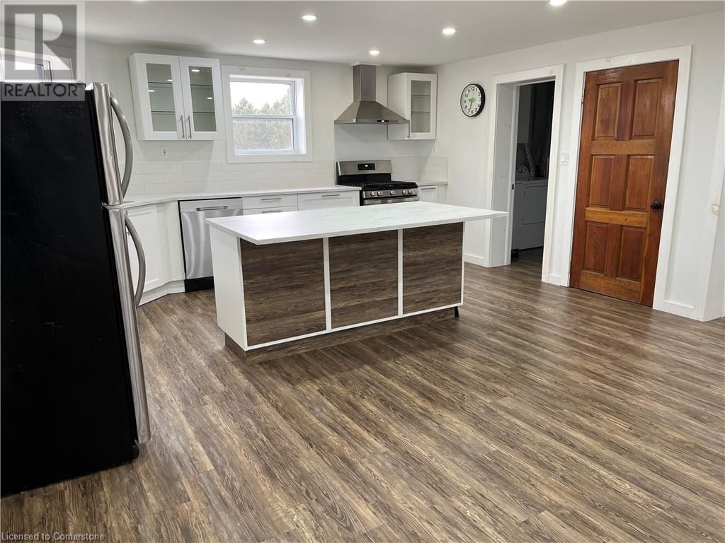 1115 BAY STREET Image 14