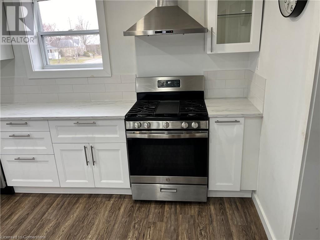 1115 BAY STREET Image 15
