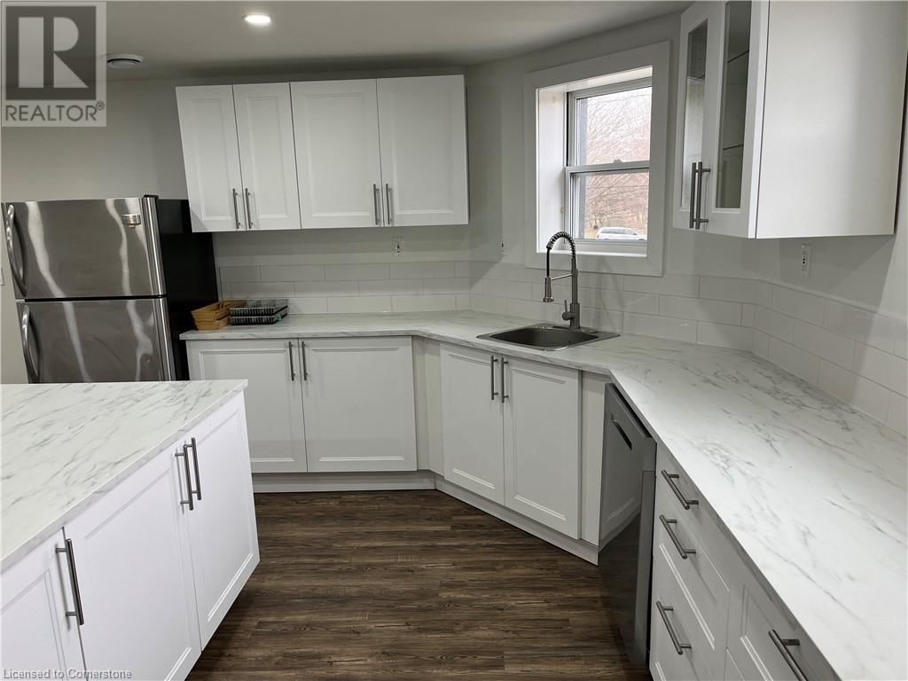 1115 BAY STREET Image 16