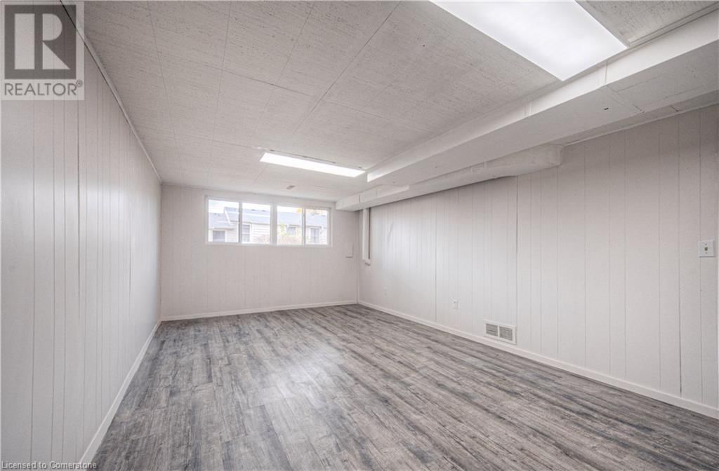 9 - 206 GREEN VALLEY DRIVE Image 30