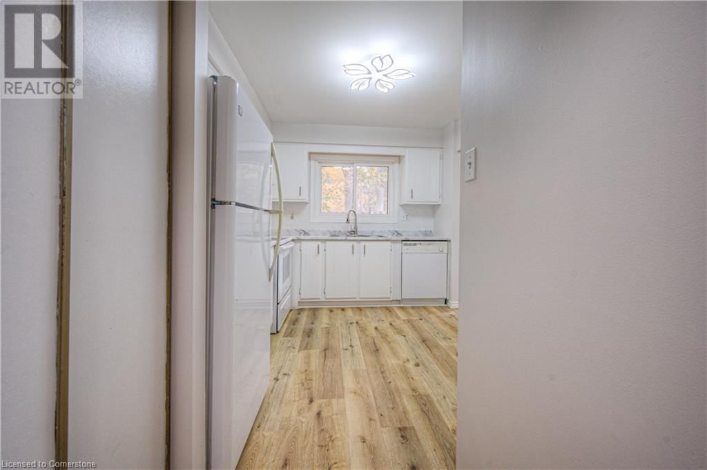 9 - 206 GREEN VALLEY DRIVE Image 7