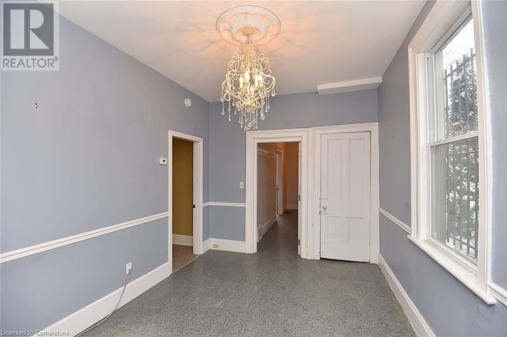 275 MAIN STREET WEST Image 18