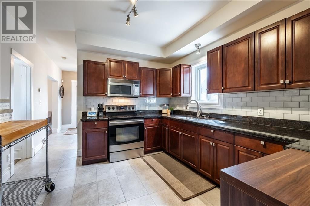 48 WEST 3RD STREET Image 10
