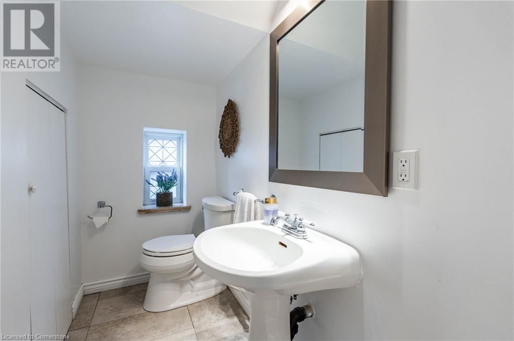 48 WEST 3RD STREET Image 14