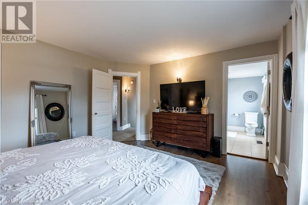 48 WEST 3RD STREET Image 16