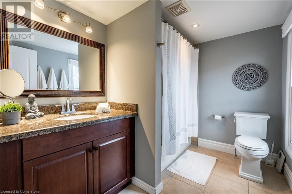 48 WEST 3RD STREET Image 17