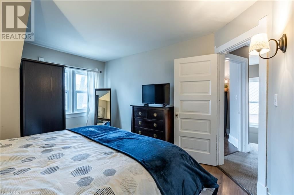 48 WEST 3RD STREET Image 19