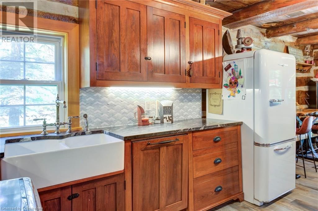 146 FIELD STREET Image 11
