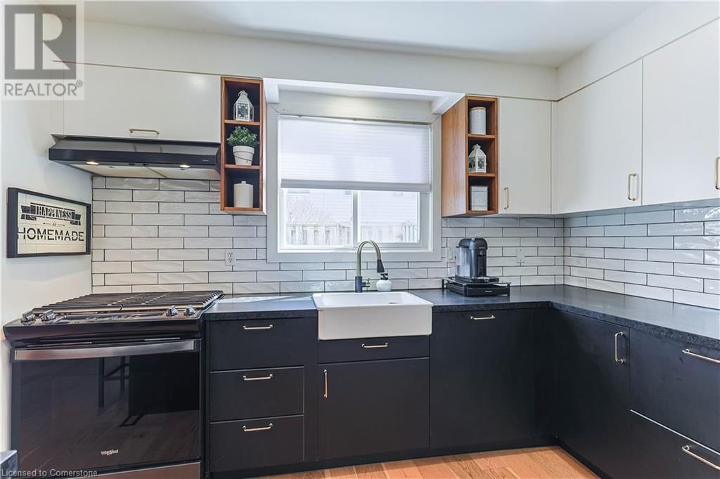 54 - 5475 LAKESHORE ROAD Image 10