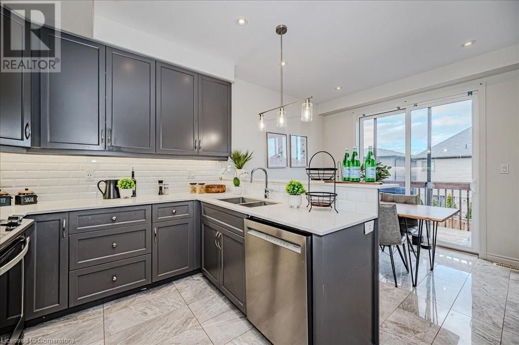4077 THOMAS STREET Image 15