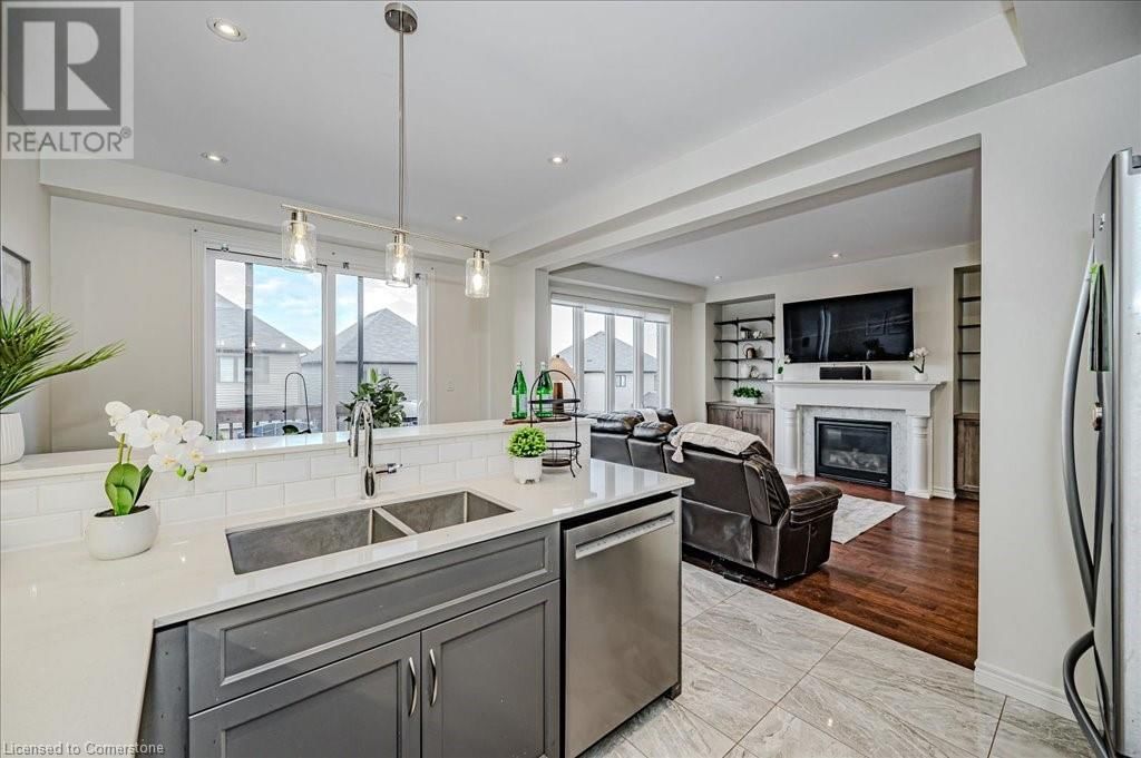 4077 THOMAS STREET Image 17