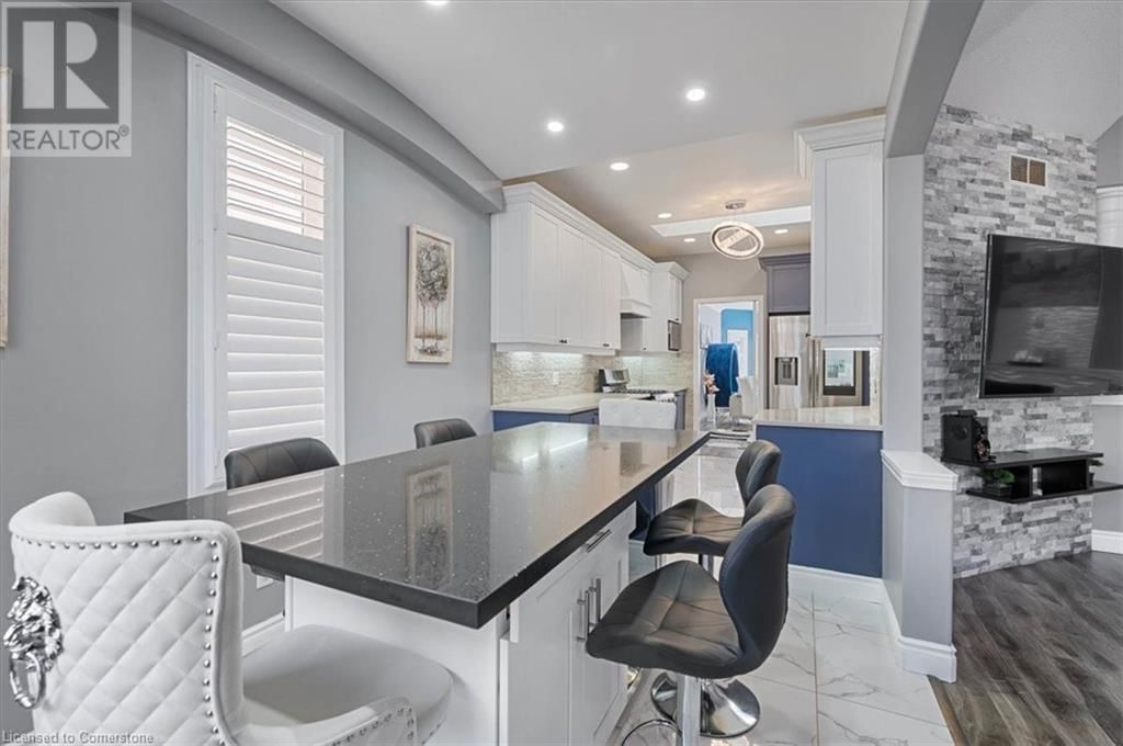 524 WOODFIELD COURT Image 13