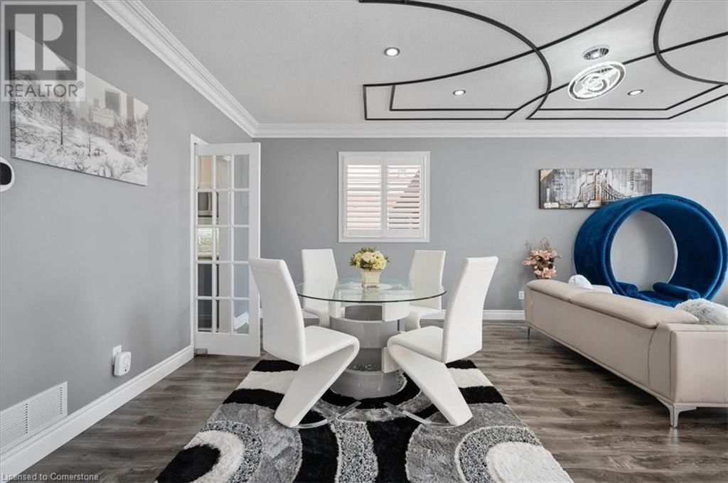 524 WOODFIELD COURT Image 18