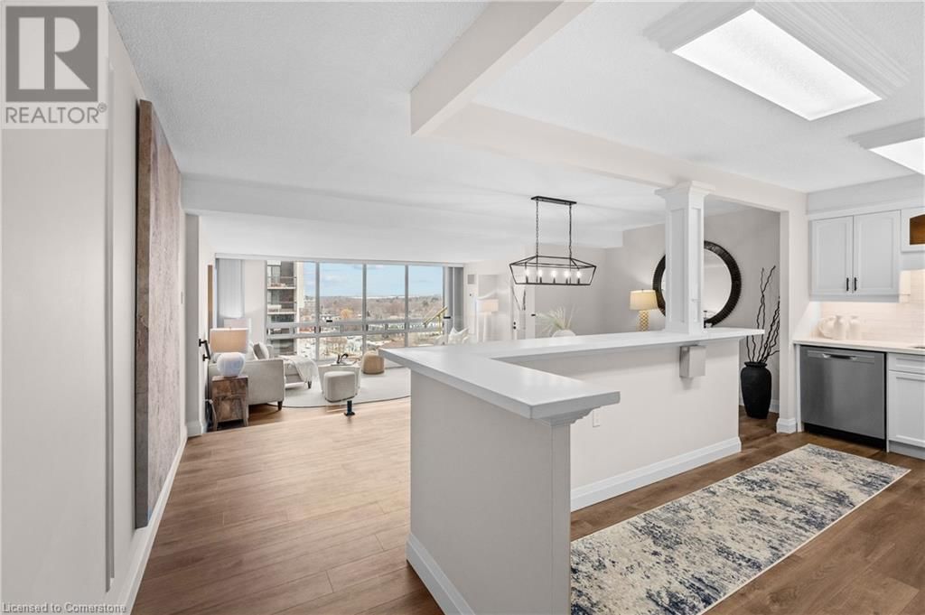 1501 - 2175 MARINE DRIVE Image 3